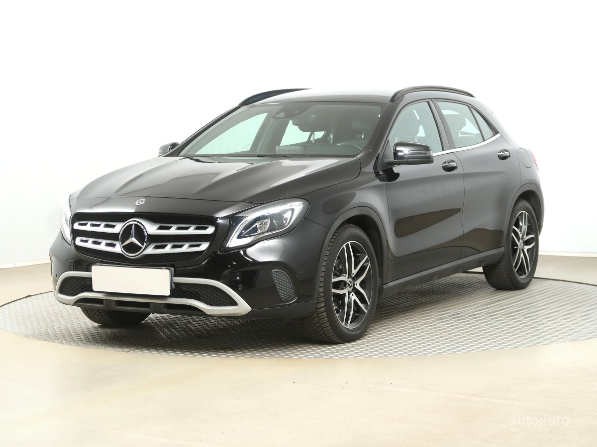 Mercedes-Benz GLA, 2017 - pohled č. 3