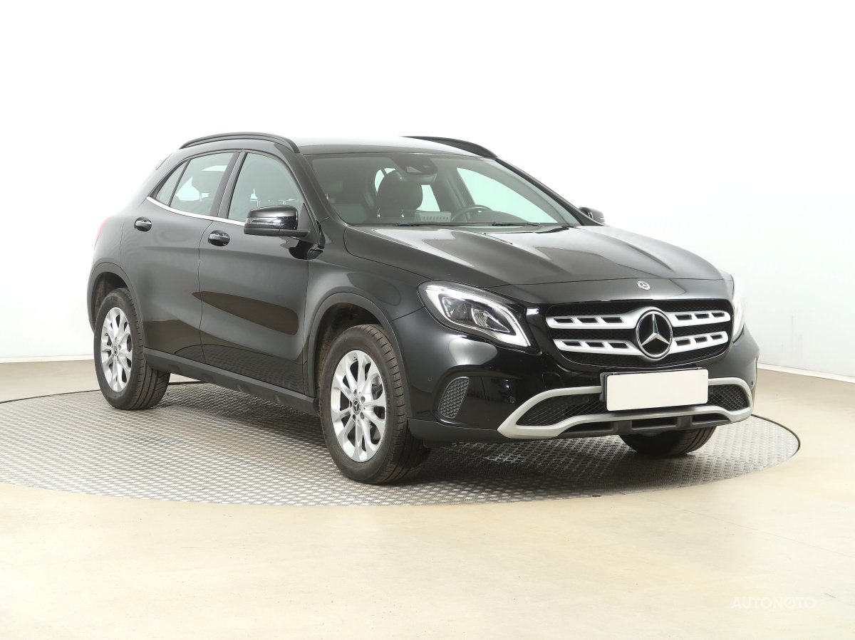 Mercedes-Benz GLA, 2019 - celkový pohled