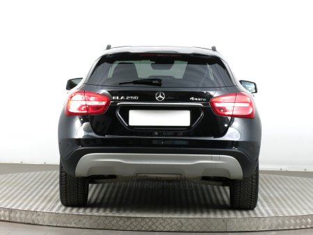 Mercedes-Benz GLA, 2015 - pohled č. 6