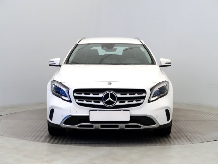 Mercedes-Benz GLA, 2019 - pohled č. 2