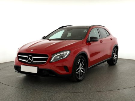 Mercedes-Benz GLA, 2014 - pohled č. 3