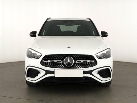 Mercedes-Benz GLA, 2024 - pohled č. 2