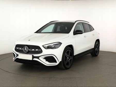 Mercedes-Benz GLA, 2024 - pohled č. 3