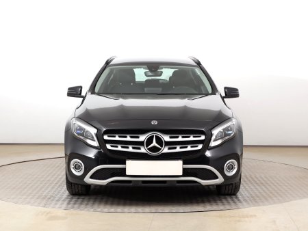 Mercedes-Benz GLA, 2018 - pohled č. 2