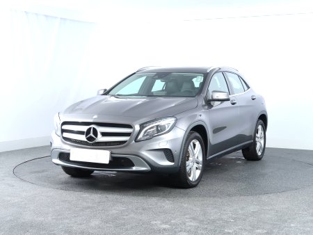 Mercedes-Benz GLA, 2016 - pohled č. 3