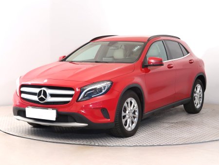 Mercedes-Benz GLA, 2016 - pohled č. 3