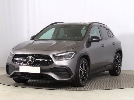 Mercedes-Benz GLA, 2021 - pohled č. 3