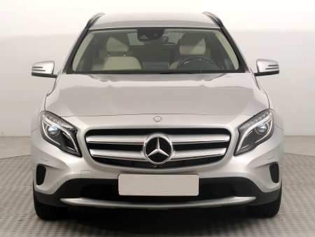 Mercedes-Benz GLA, 2016 - pohled č. 2