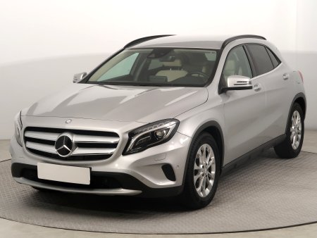 Mercedes-Benz GLA, 2016 - pohled č. 3