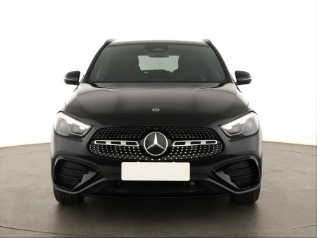 Mercedes-Benz GLA, 2024 - pohled č. 2