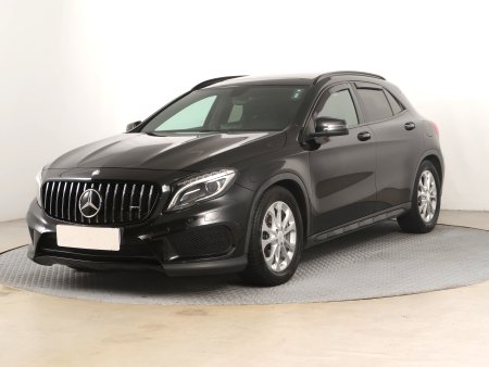 Mercedes-Benz GLA, 2014 - pohled č. 3