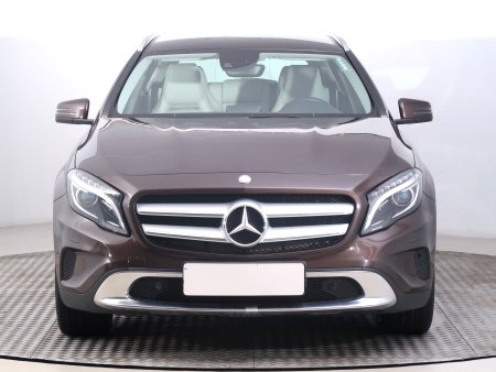 Mercedes-Benz GLA, 2014 - pohled č. 2