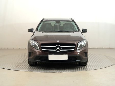 Mercedes-Benz GLA, 2014 - pohled č. 2