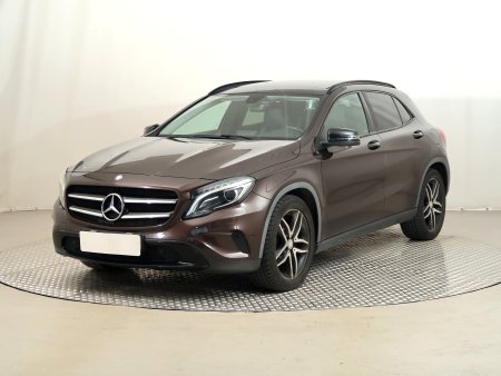 Mercedes-Benz GLA, 2014 - pohled č. 3