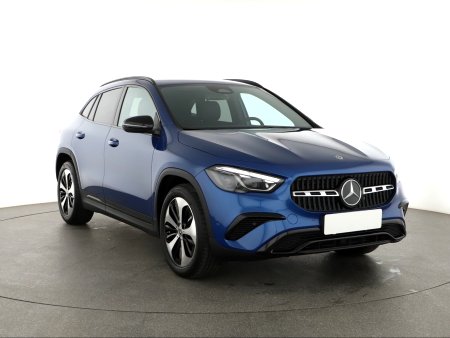 Mercedes-Benz GLA Mercedes   200 d,2024, Progressive, Navi