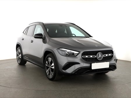 Mercedes-Benz GLA Mercedes   200,2024, Progressive, Adaptivní tempomat