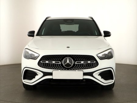 Mercedes-Benz GLA, 2024 - pohled č. 2