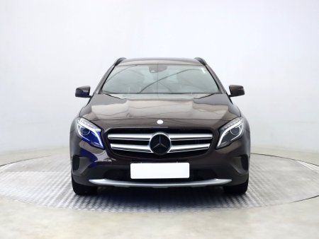 Mercedes-Benz GLA, 2014 - pohled č. 2