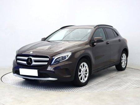 Mercedes-Benz GLA, 2014 - pohled č. 3