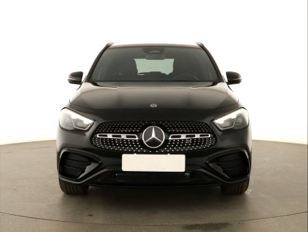 Mercedes-Benz GLA, 2024 - pohled č. 2