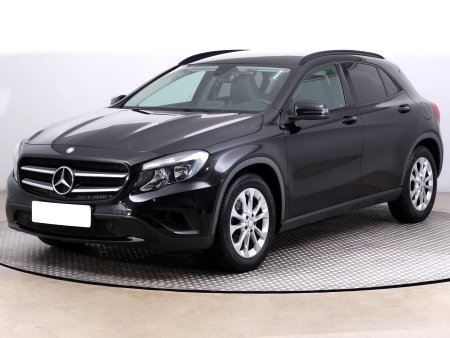 Mercedes-Benz GLA, 2016 - pohled č. 3