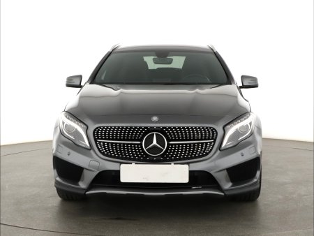 Mercedes-Benz GLA, 2014 - pohled č. 2