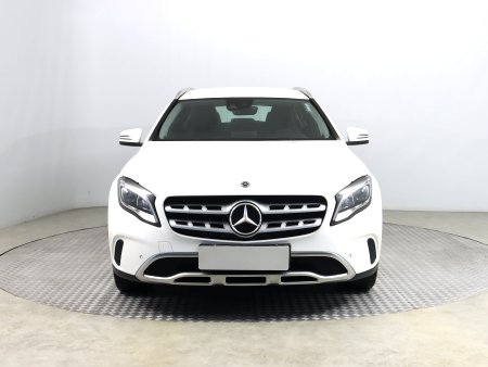 Mercedes-Benz GLA, 2019 - pohled č. 2