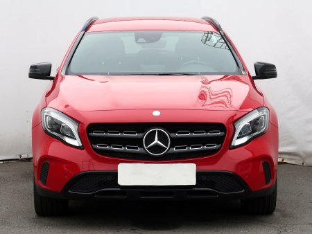 Mercedes-Benz GLA, 2018 - pohled č. 2