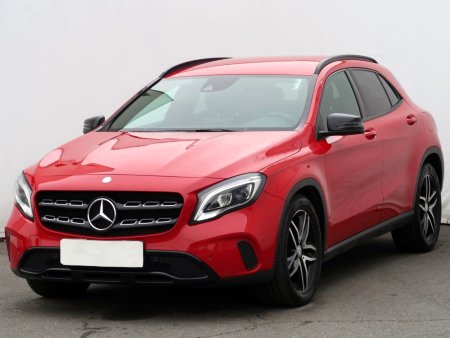 Mercedes-Benz GLA, 2018 - pohled č. 3