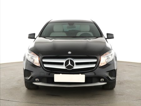 Mercedes-Benz GLA, 2013 - pohled č. 2