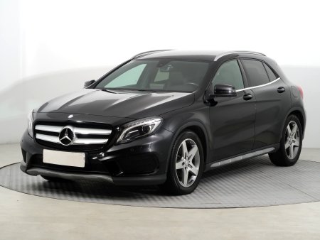 Mercedes-Benz GLA, 2017 - pohled č. 3