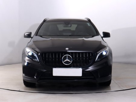 Mercedes-Benz GLA, 2016 - pohled č. 2