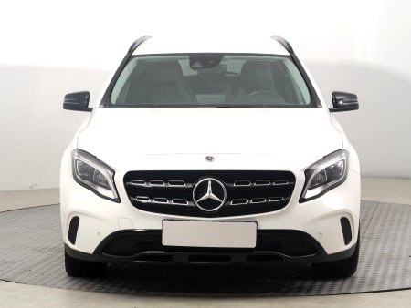 Mercedes-Benz GLA, 2018 - pohled č. 2