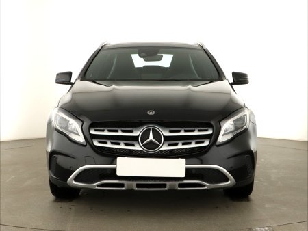 Mercedes-Benz GLA, 2017 - pohled č. 2