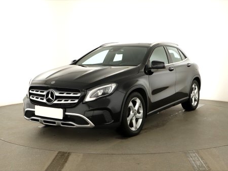 Mercedes-Benz GLA, 2017 - pohled č. 3