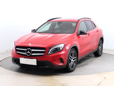 Mercedes-Benz GLA, 2016 - pohled č. 3