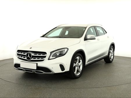 Mercedes-Benz GLA, 2019 - pohled č. 3