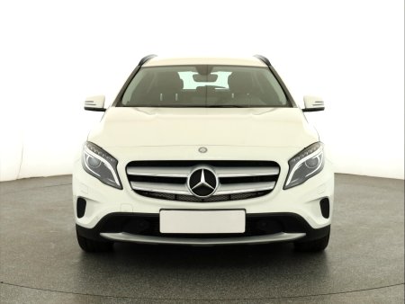 Mercedes-Benz GLA, 2016 - pohled č. 2