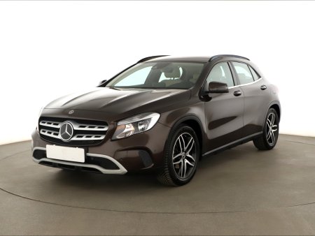 Mercedes-Benz GLA, 2017 - pohled č. 3