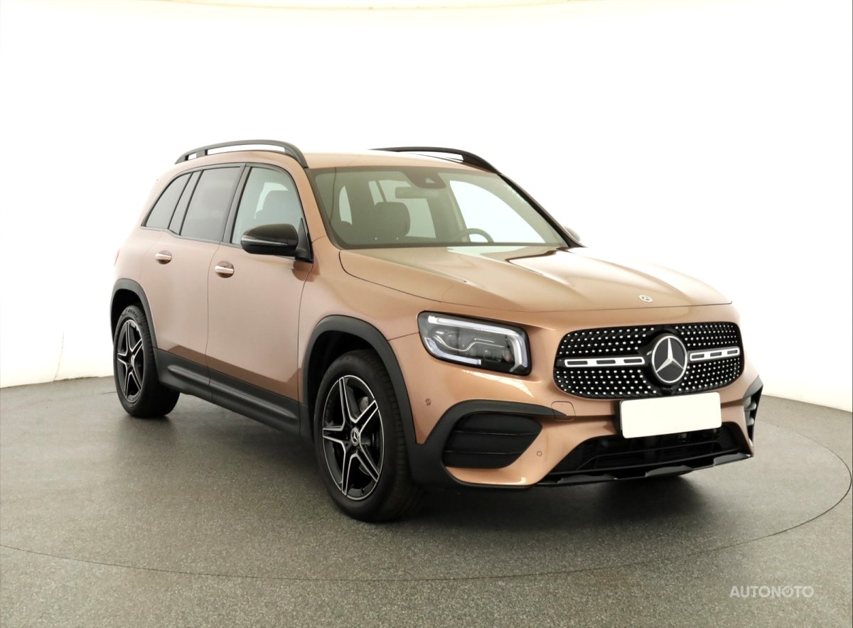 Mercedes-Benz GLB, 2022 - celkový pohled