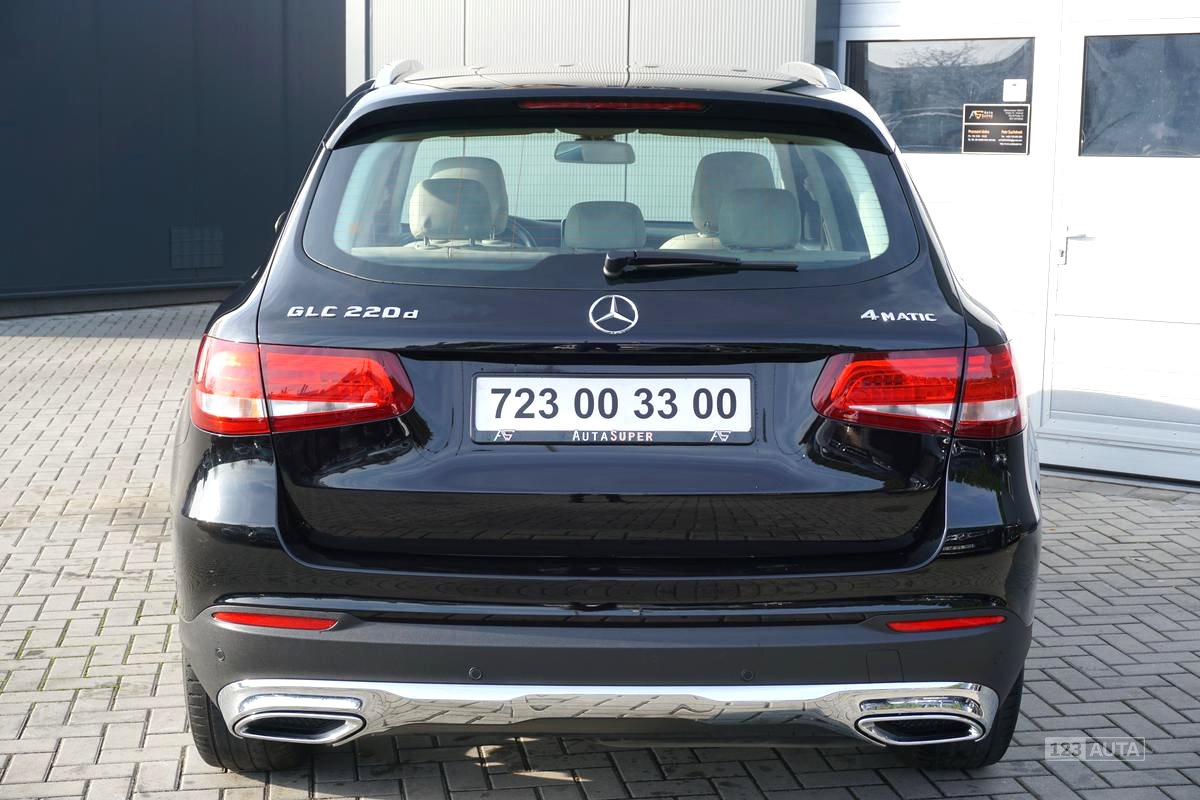 Mercedes-Benz GLC, 2016 - pohled č. 6