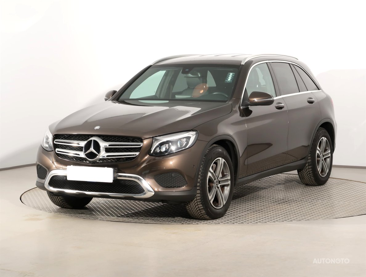 Mercedes-Benz GLC, 2017 - pohled č. 3