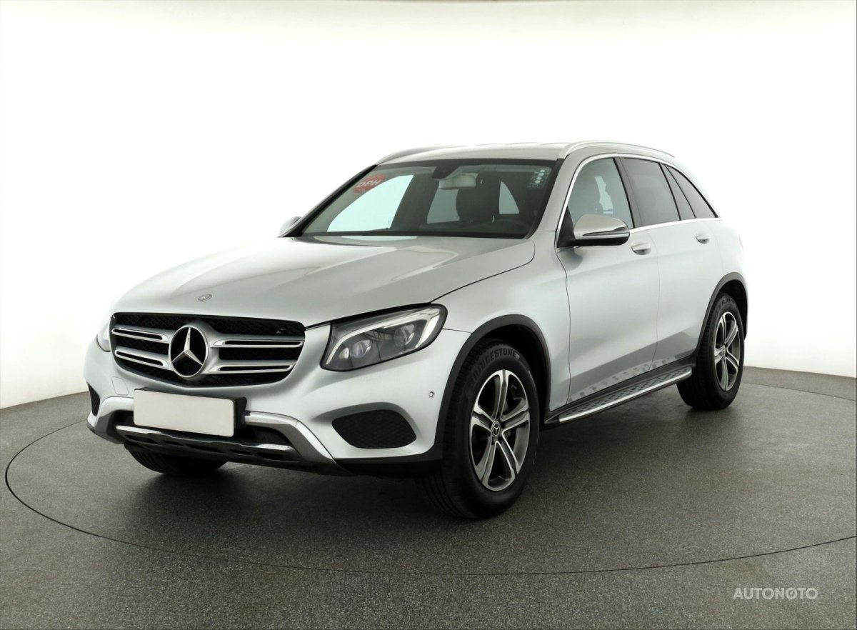 Mercedes-Benz GLC, 2016 - pohled č. 3