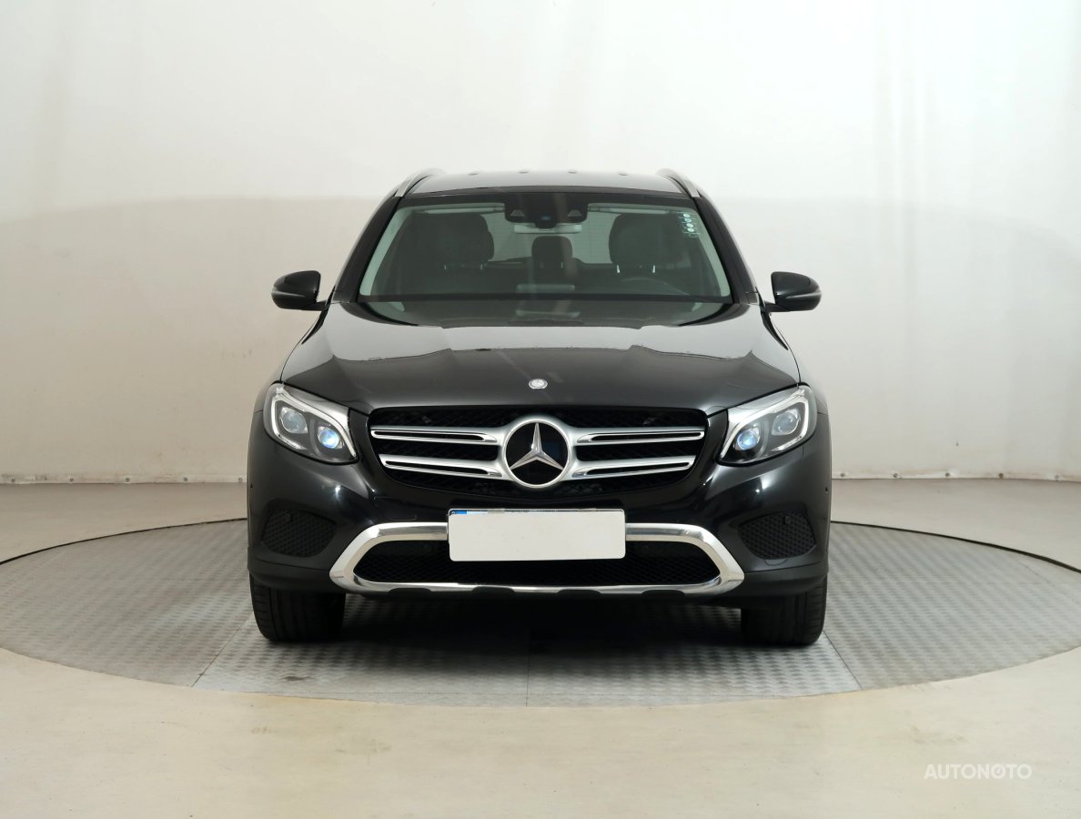 Mercedes-Benz GLC, 2016 - pohled č. 2
