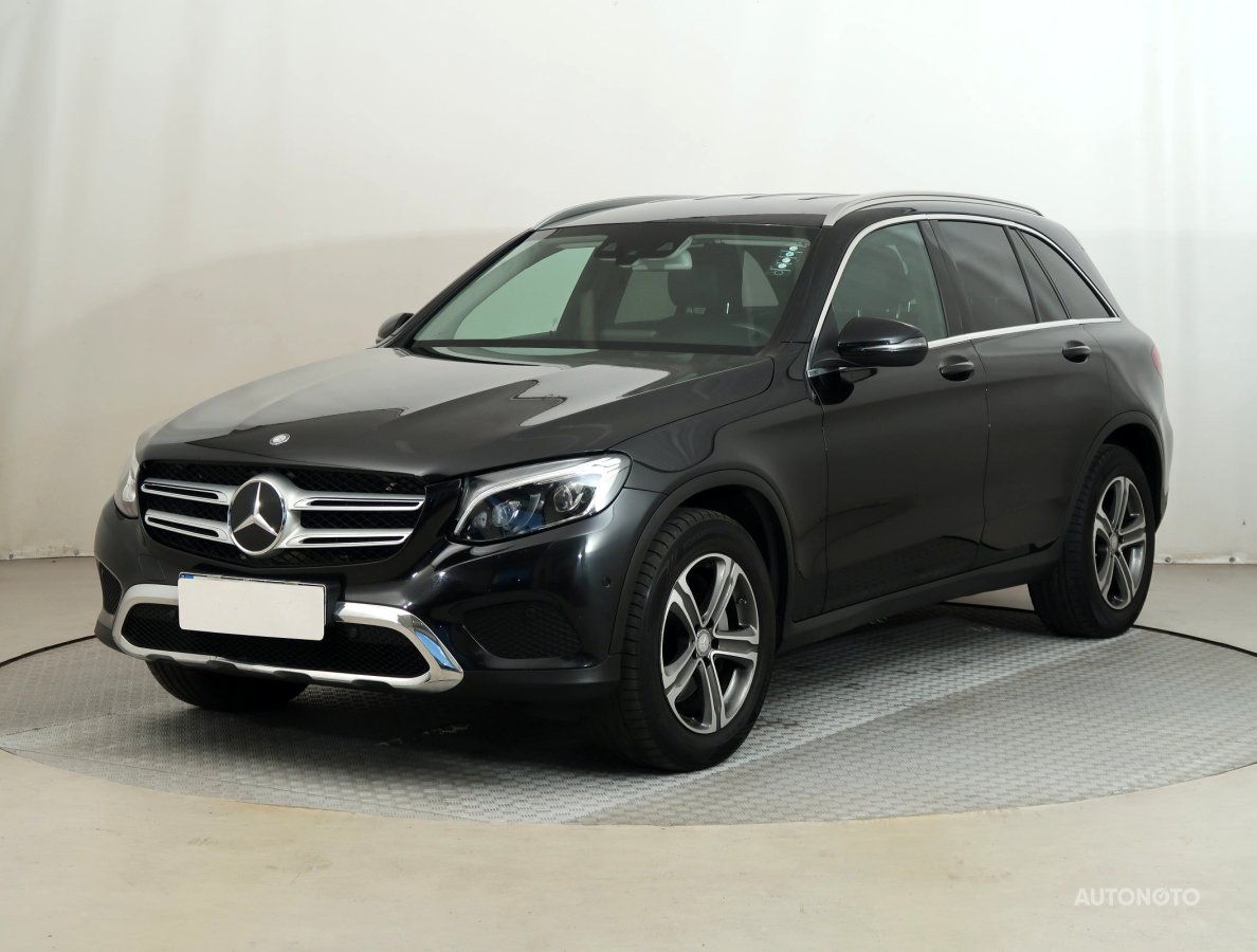 Mercedes-Benz GLC, 2016 - pohled č. 3