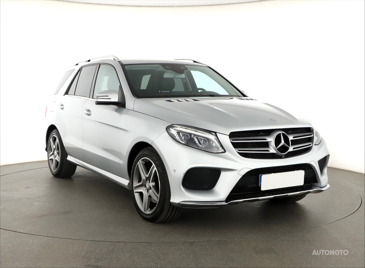 Mercedes-Benz GLE, 2015 - celkový pohled