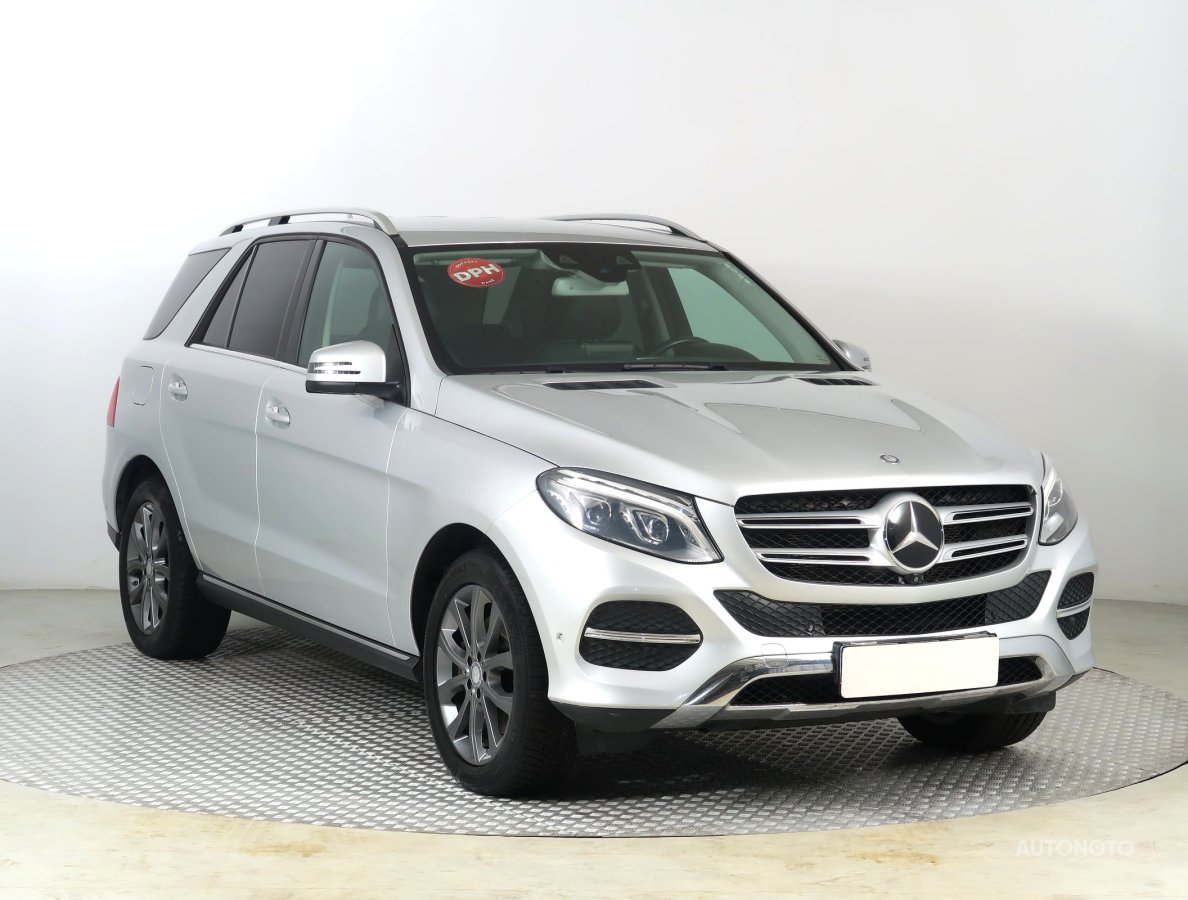 Mercedes-Benz GLE, 2016 - celkový pohled