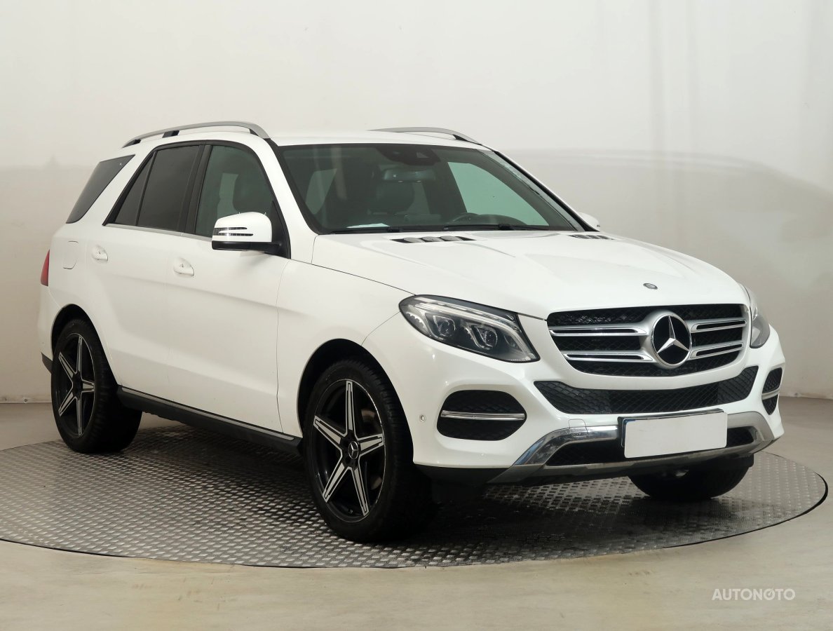 Mercedes-Benz GLE, 2015 - celkový pohled