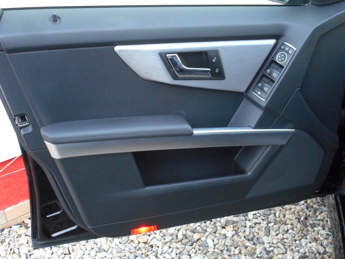 Mercedes-Benz GLK, 2010 - pohled č. 9