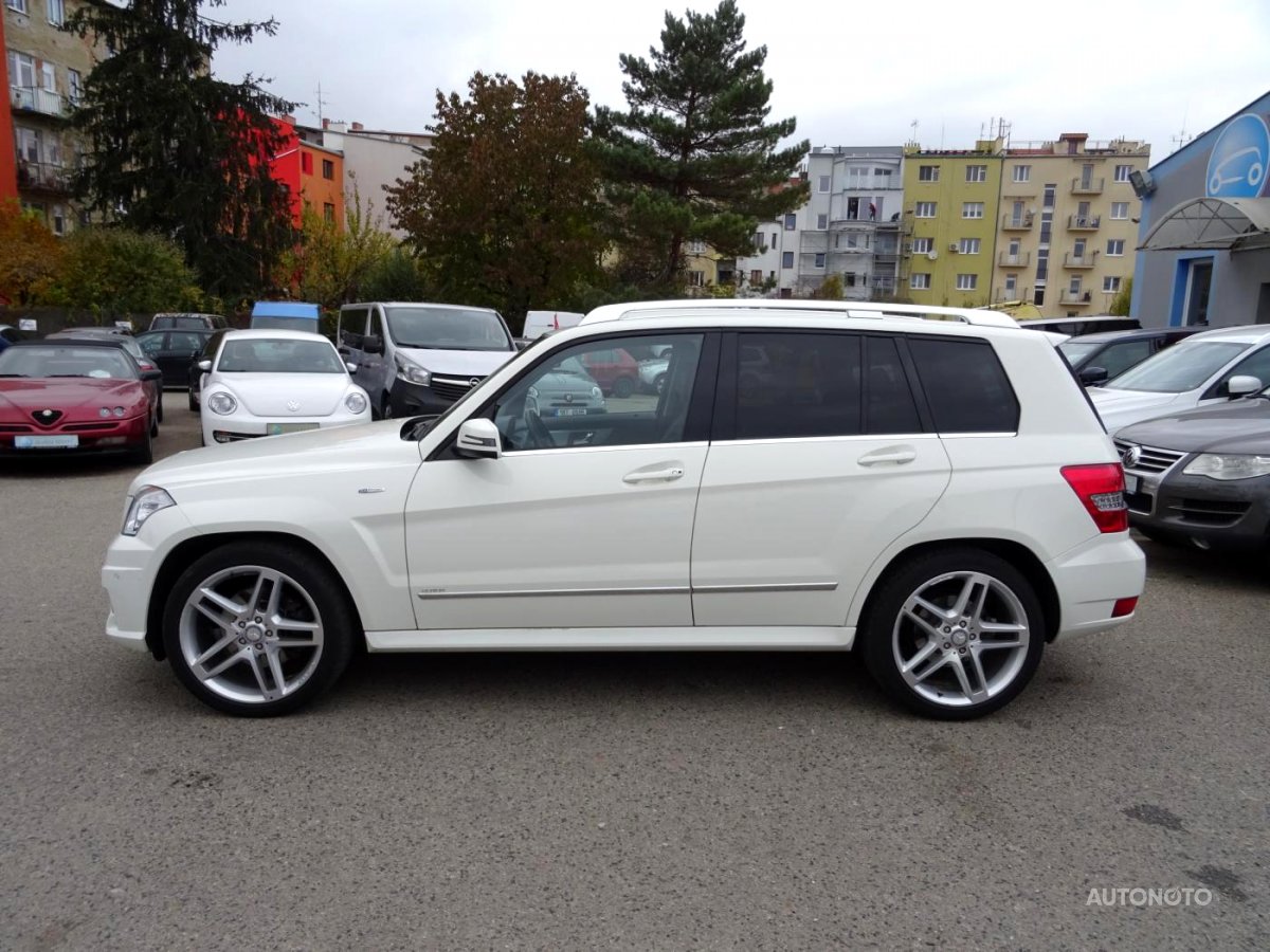 Mercedes-Benz GLK, 2011 - pohled č. 2